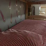 بيت ضيافة De Cadi