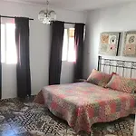 De Cadi بيت ضيافة كاديز